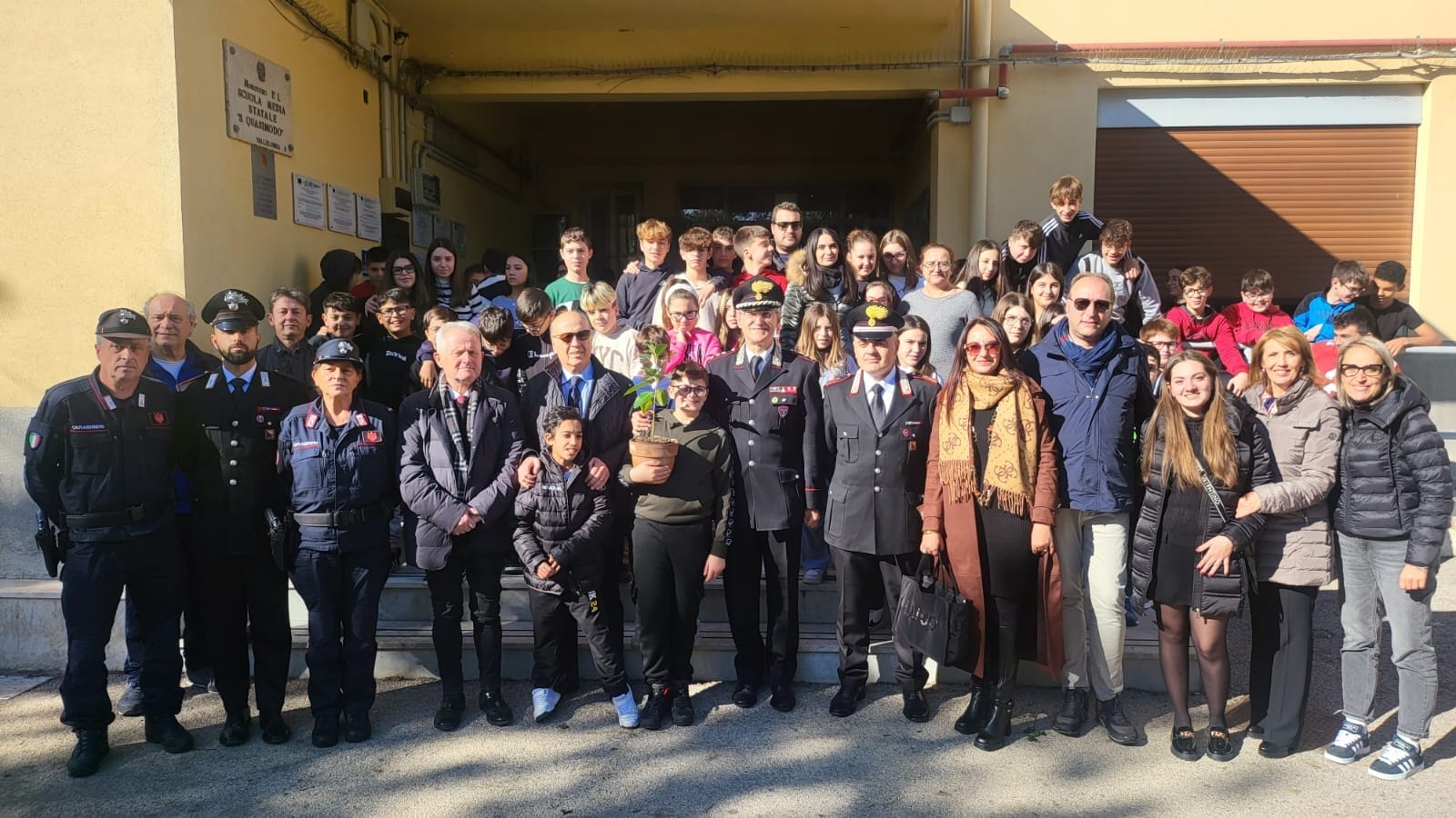 Vallelunga. Messa a dimora talea dell’Albero Falcone alla scuola “Quasimodo”