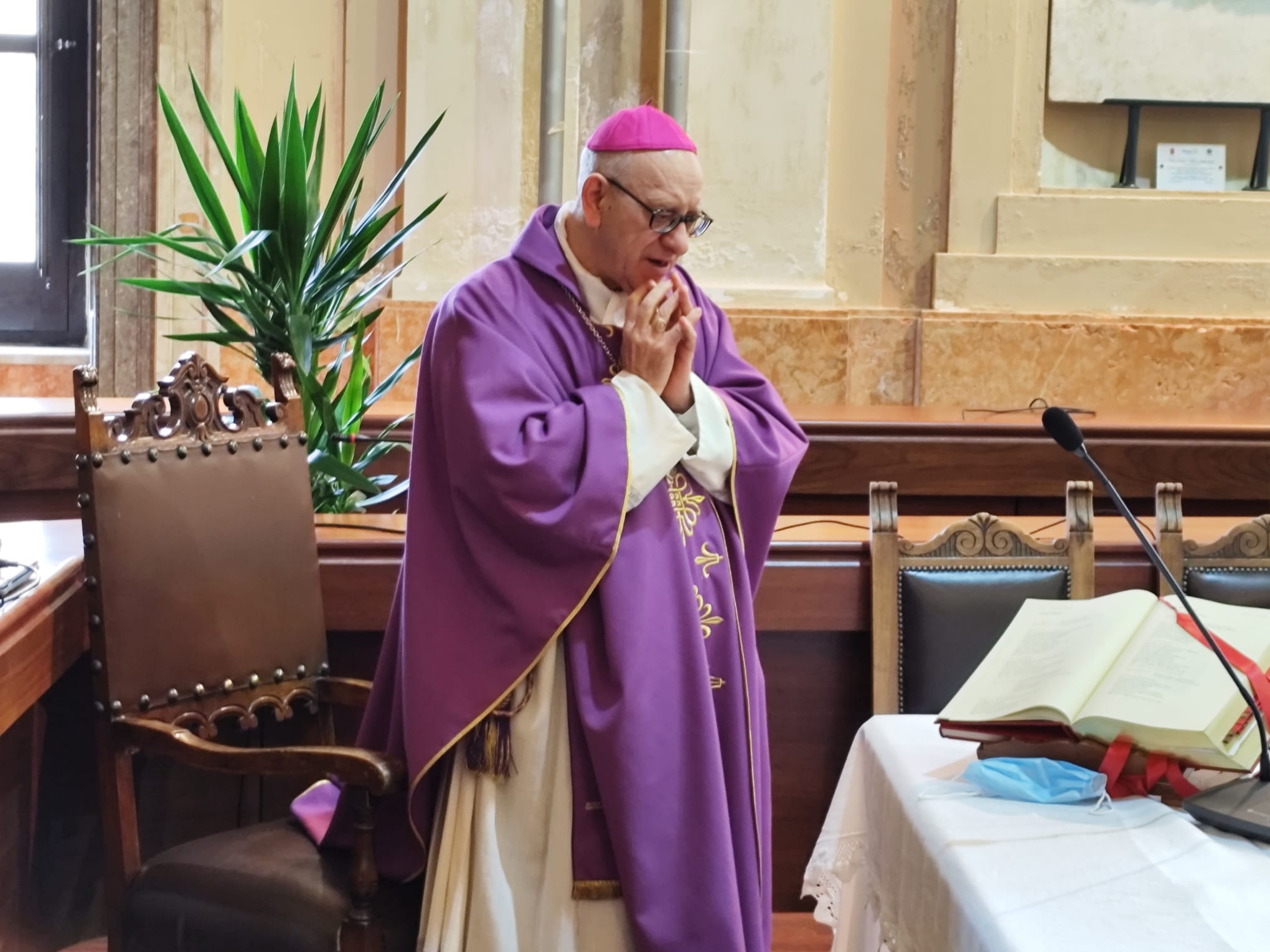 “Il futuro è già qui, è ora e in mano a ciascuno di voi. Fatti, non parole”, in aula consiliare a Caltanissetta la celebrazione natalizia del Vescovo Mons. Russotto