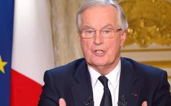 Crisi di governo in Francia, dibattito sulla sfiducia al governo Barnier