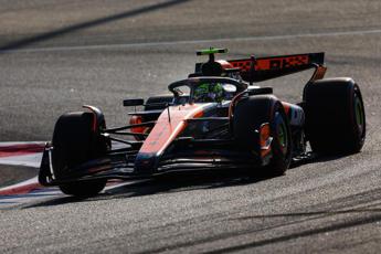 Formula 1, qualifiche Abu Dhabi: doppietta McLaren, poi Sainz. Leclerc ultimo