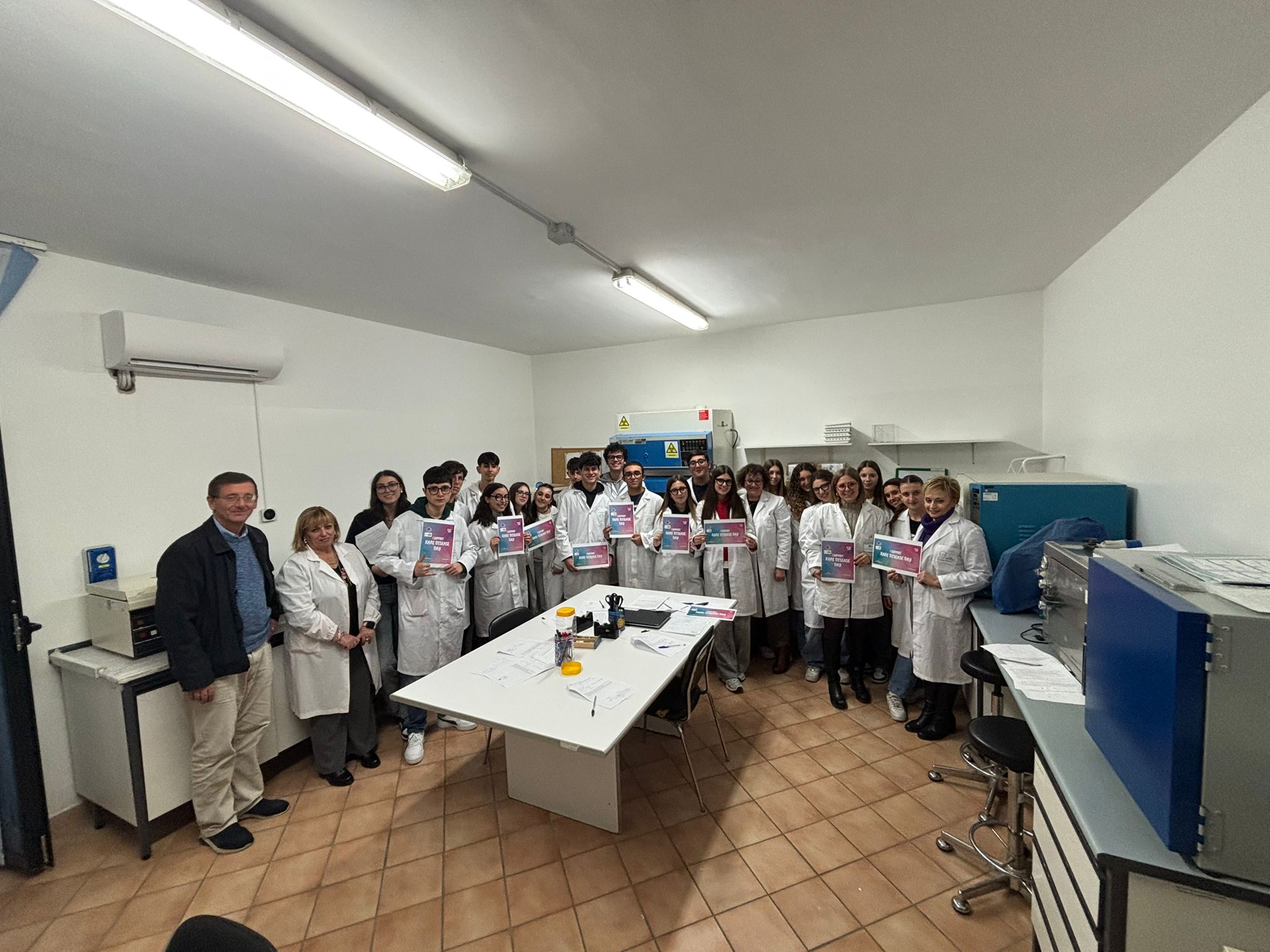 Caltanissetta. Al Liceo Scientifico “Volta” il progetto “Laboratorio di Genetica” in collaborazione con Casa Famiglia Rosetta