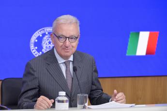 Governo, Mantovano guida top ten redditi non parlamentari con 180mila euro