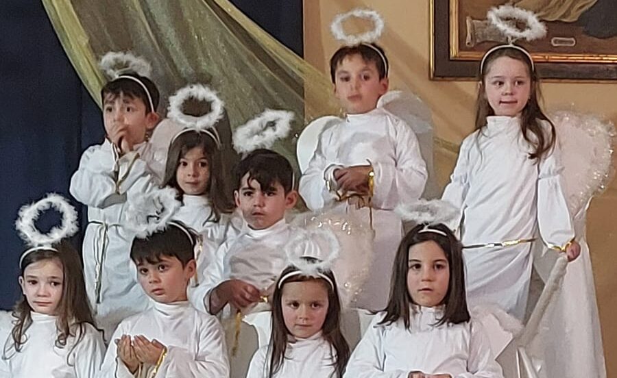 Emozioni e successo per la recita natalizia dei bambini dell’Istituto Oasi Cristo Re