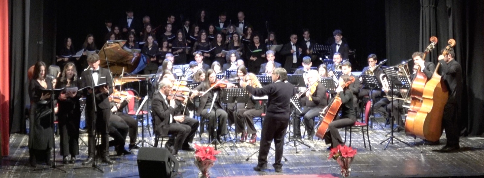 Successo per il concerto “Happy Xmas” dell’istituto Manzoni-Juvara di Caltanissetta: emozioni e note per un Natale solidale