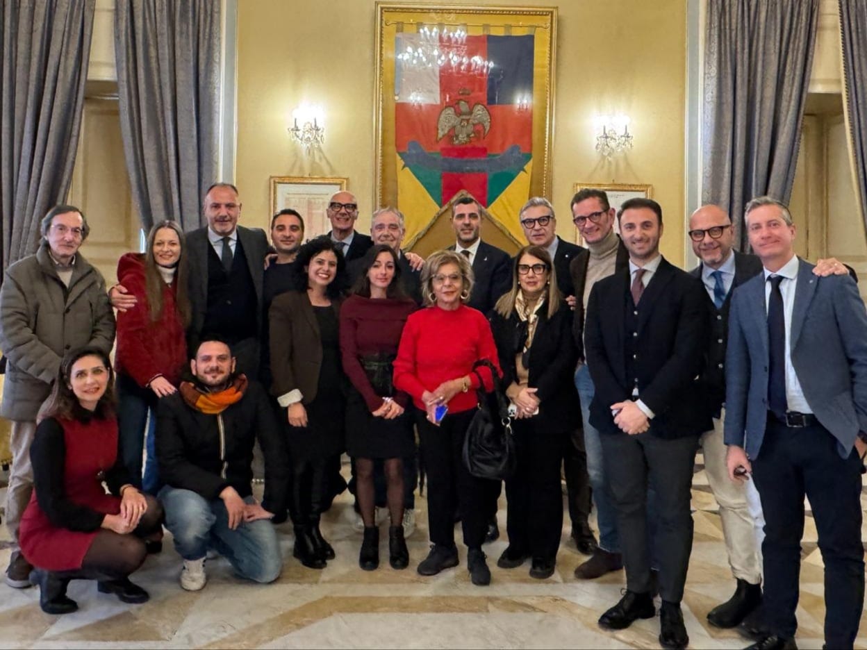 Caltanissetta, la Giunta Tesauro incontra i giornalisti  della Città per gli auguri di Natale, “Fondamentale la collaborazione e l’imparzialità”