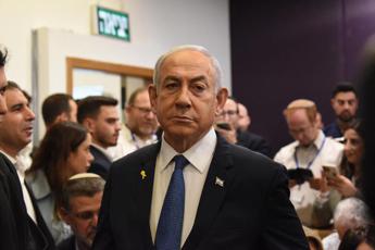 Israele, Netanyahu lascia ospedale contro parere dei medici e va in Parlamento