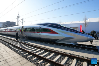 La Cina presenta i prototipi del treno ad Alta Velocità più veloce del mondo: CR450