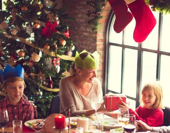 Natale, cosa regalare ai bambini? I 5 sì e i 5 no per farli felici