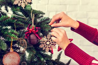 Natale tra decorazioni e luminarie, il decalogo per evitare incidenti domestici