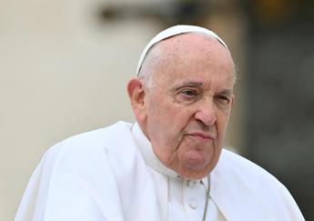 Papa Francesco: “Brutte le suore con la faccia di aceto”