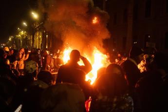 “Scendiamo in piazza fino a nuove elezioni”. Voci dalla protesta georgiana – FOTO