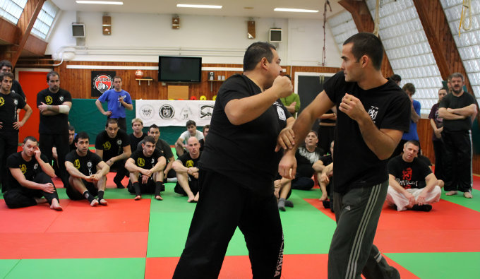 Caltanissetta. Il Maestro nisseno Alfonso Torregrossa guida lo stage di Krav Magà a Colchester: competenza e dedizione