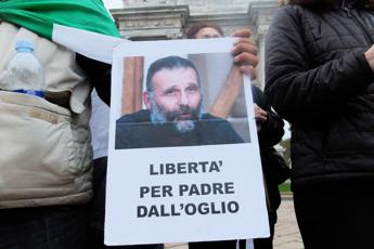 Siria, la sorella di Dall’Oglio: “Continuo a cercare Padre Paolo, anche nelle carceri”