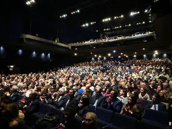 Solidarietà e spettacolo, a Milano 1.500 manager a teatro a sostegno associazioni umanitarie