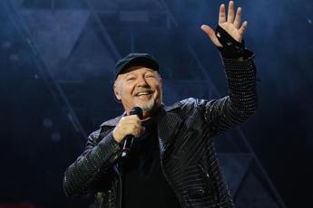 Vasco Rossi, stasera 28 dicembre il docufilm su Canale 5