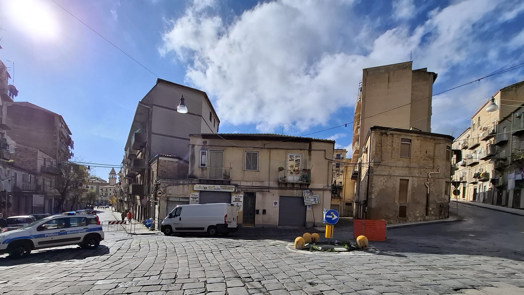 Caltanissetta. Edifici evacuati in via Redentore, rimodulata circolazione veicolare: ecco le disposizioni per il traffico