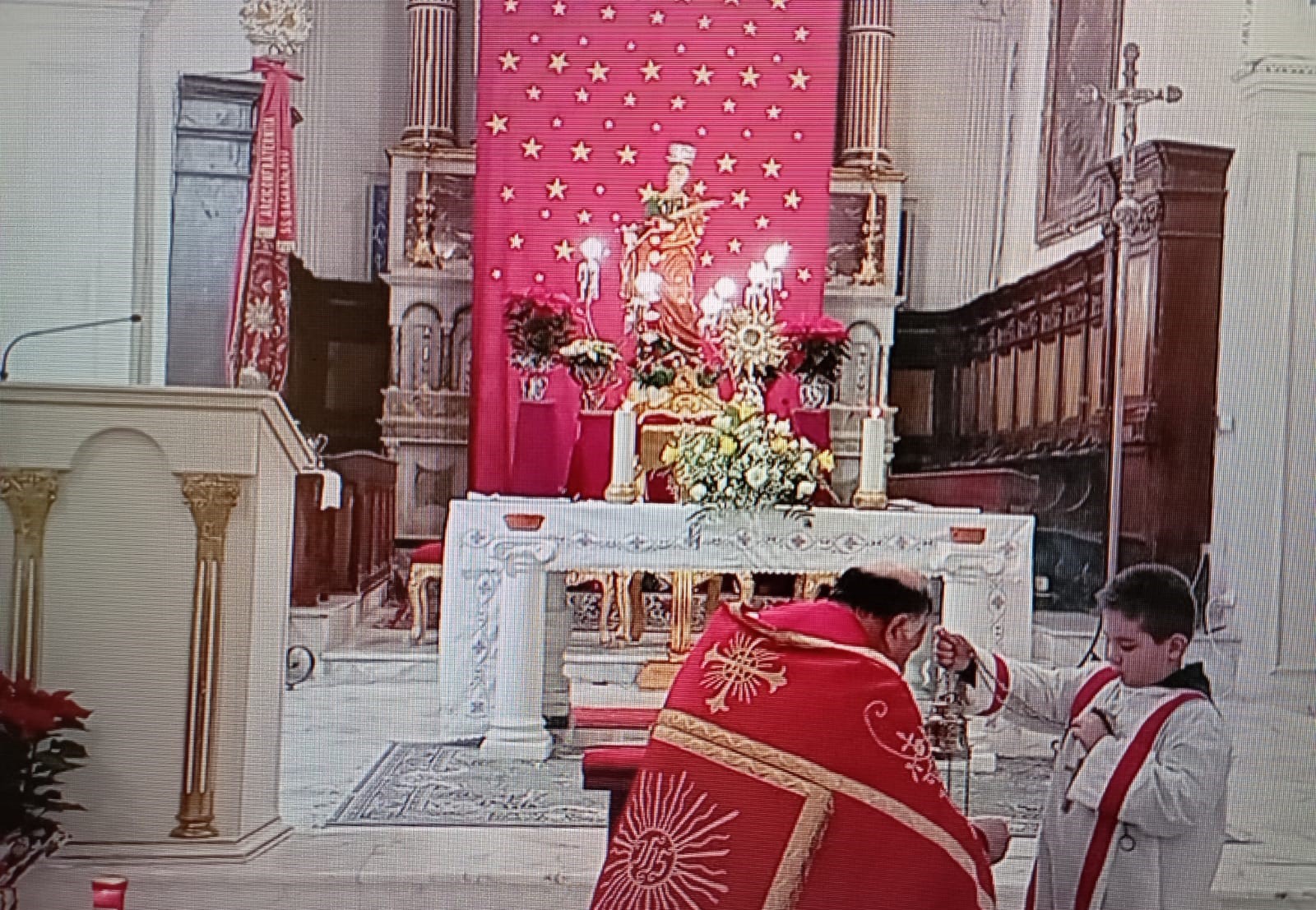 Comunità mussomelese in festa per Santa Lucia. 40 anni dopo la statua in processione. Le piccole Lucie con l’asinello e le caramelle