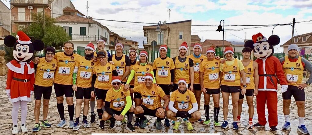 La Marathon Caltanissetta brilla a Barrafranca alla “Corsa di Babbo Natale”