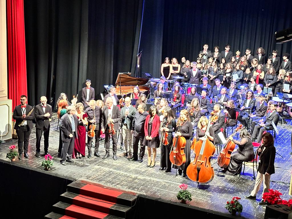 Caltanissetta, Natale in musica con il concerto “Happy Xmas” degli alunni del Manzoni-Juvara: appuntamento il 16 dicembre