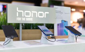 Honor e Tencent rafforzano la partnership strategica: focus su AI e cloud