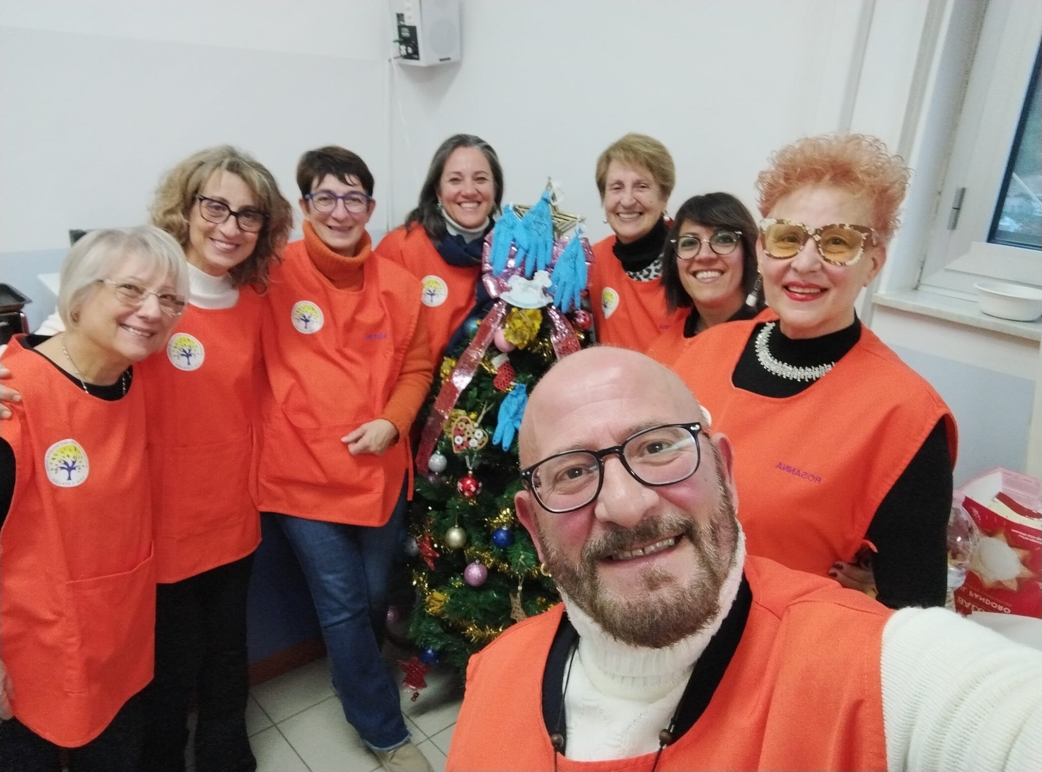 L’Associazione Amici dell’Hospice San Cataldo Onlus dona sorrisi e momenti musicali ai pazienti ospiti all’ospedale “M. Raimondi”