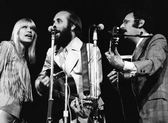 Morto Peter Yarrow, leader del trio folk ‘Peter Paul and Mary’ aveva 86 anni