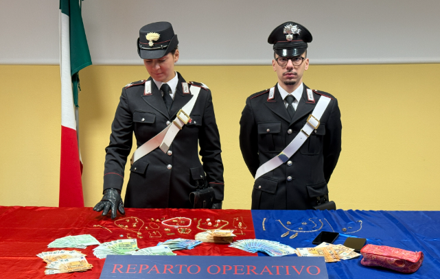 Anziana truffata nell’Ennese, Carabinieri le restituiscono la refurtiva