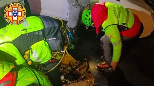 Escursionista si infortuna a una gamba sull’Etna, soccorso